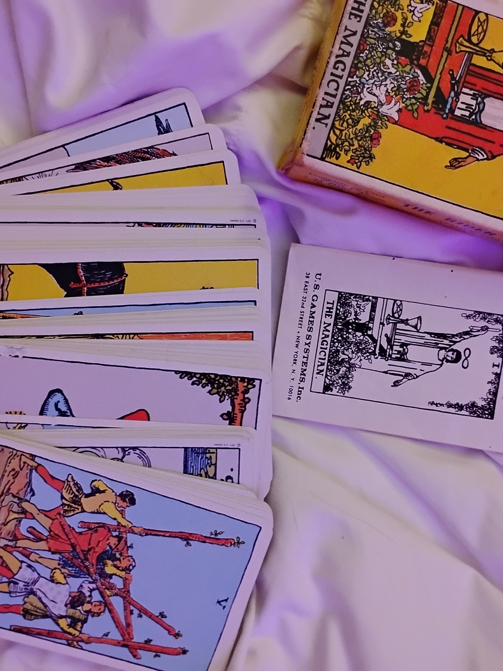 Tarot Card Deck Complete Switzerland.... Incredible Artwork - Picture 5 of 10